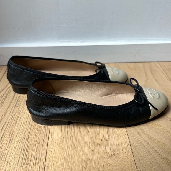Authentic Chanel Ballet Flats Ballerina Size 37.5 BLACK/GOLD - Picture 5 of 12